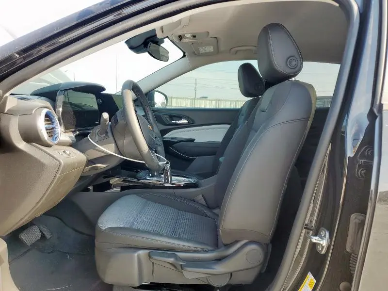 2025 CHEVROLET TRAX 1LT  