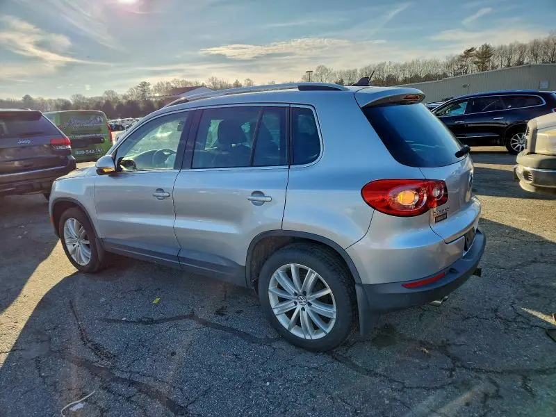 2011 VOLKSWAGEN TIGUAN S  