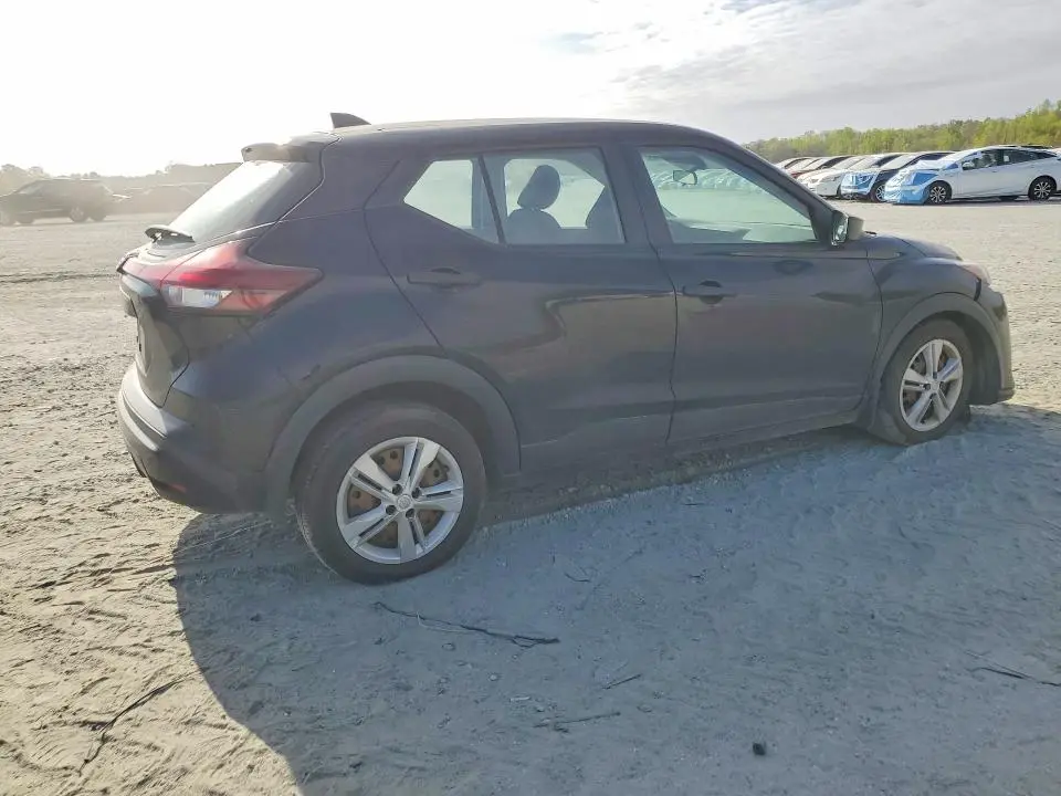 2021 NISSAN KICKS S  