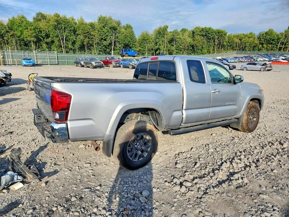 2022 TOYOTA TACOMA SR5  