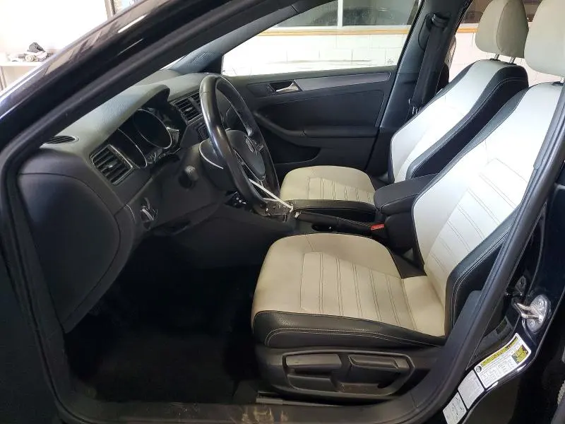 2016 VOLKSWAGEN JETTA SPORT  