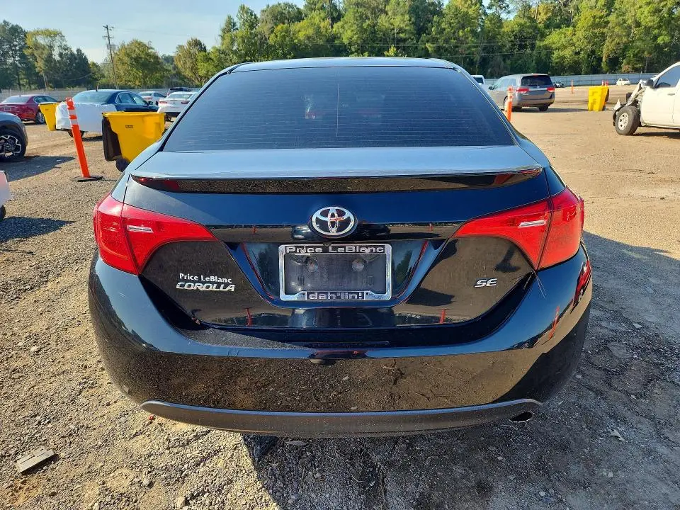 2018 TOYOTA COROLLA SE  