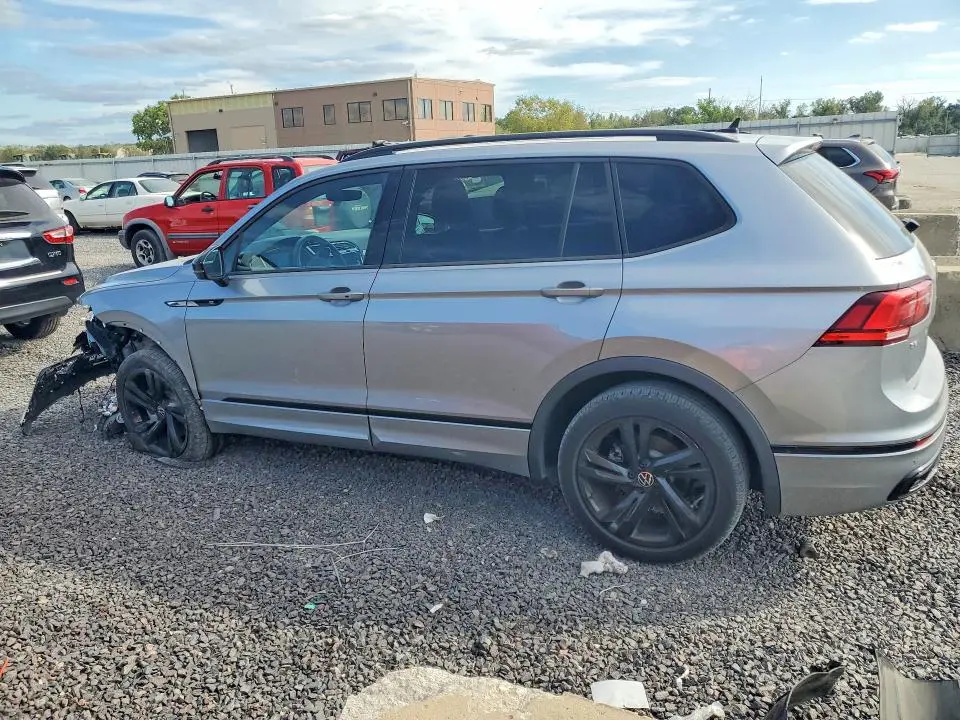2024 VOLKSWAGEN TIGUAN SE R-LINE BLACK  
