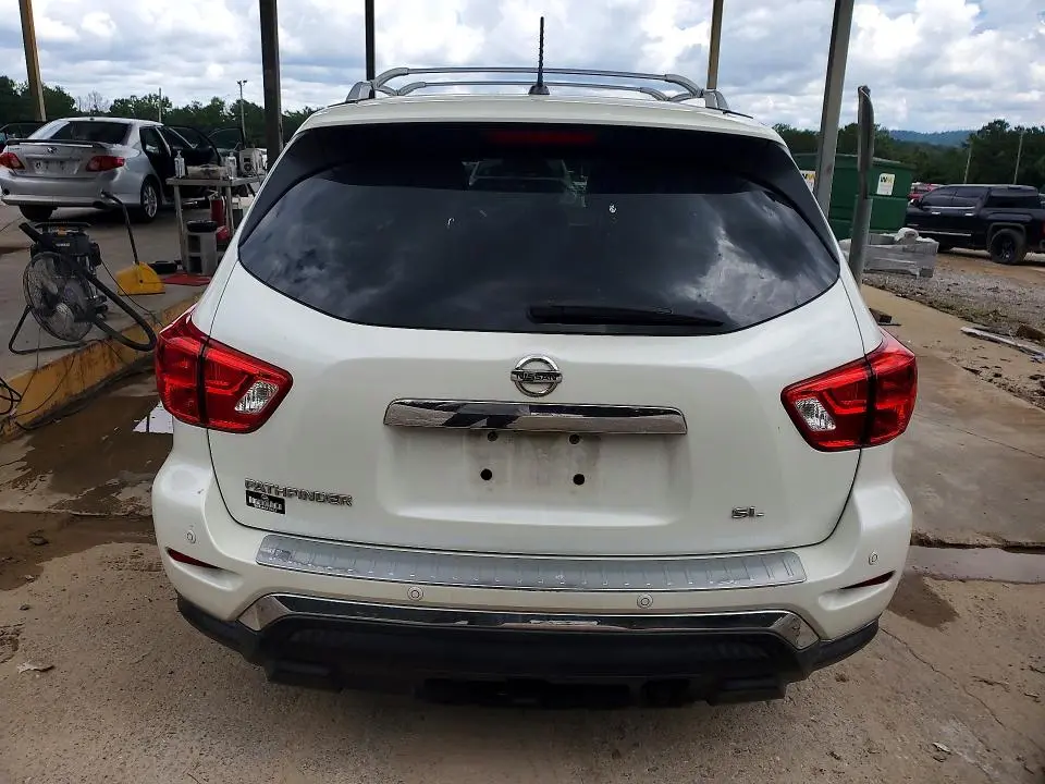 2017 NISSAN PATHFINDER SL  