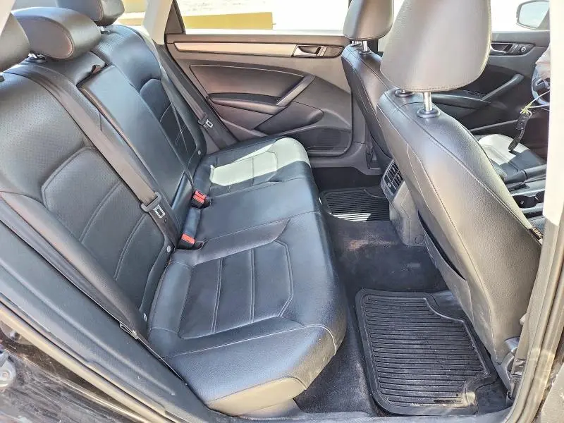 2014 VOLKSWAGEN PASSAT SE  