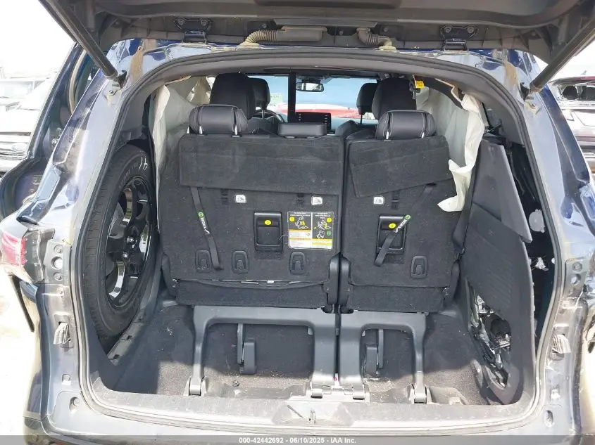 2021 TOYOTA SIENNA XSE