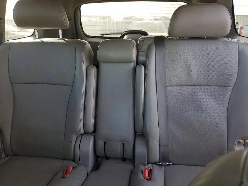 2011 TOYOTA HIGHLANDER LIMITED  