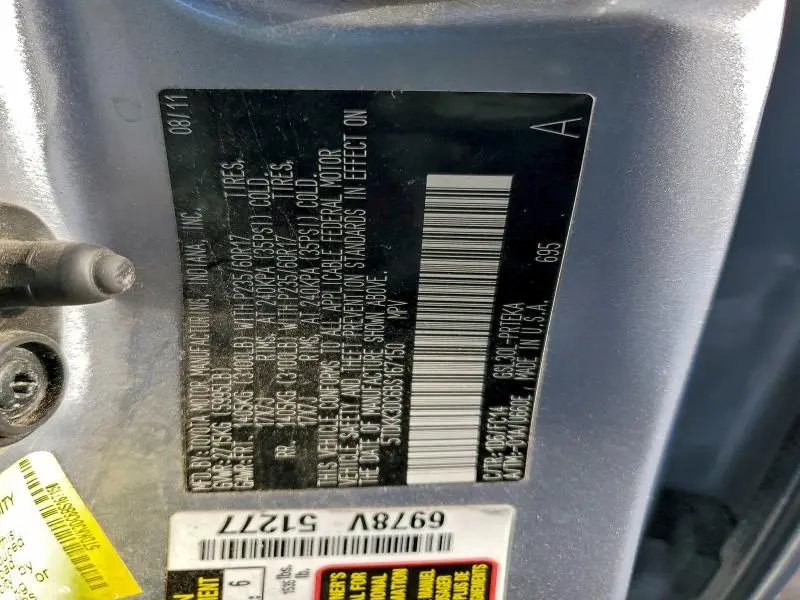 2011 TOYOTA SIENNA LE  