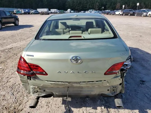 2010 TOYOTA AVALON XL  