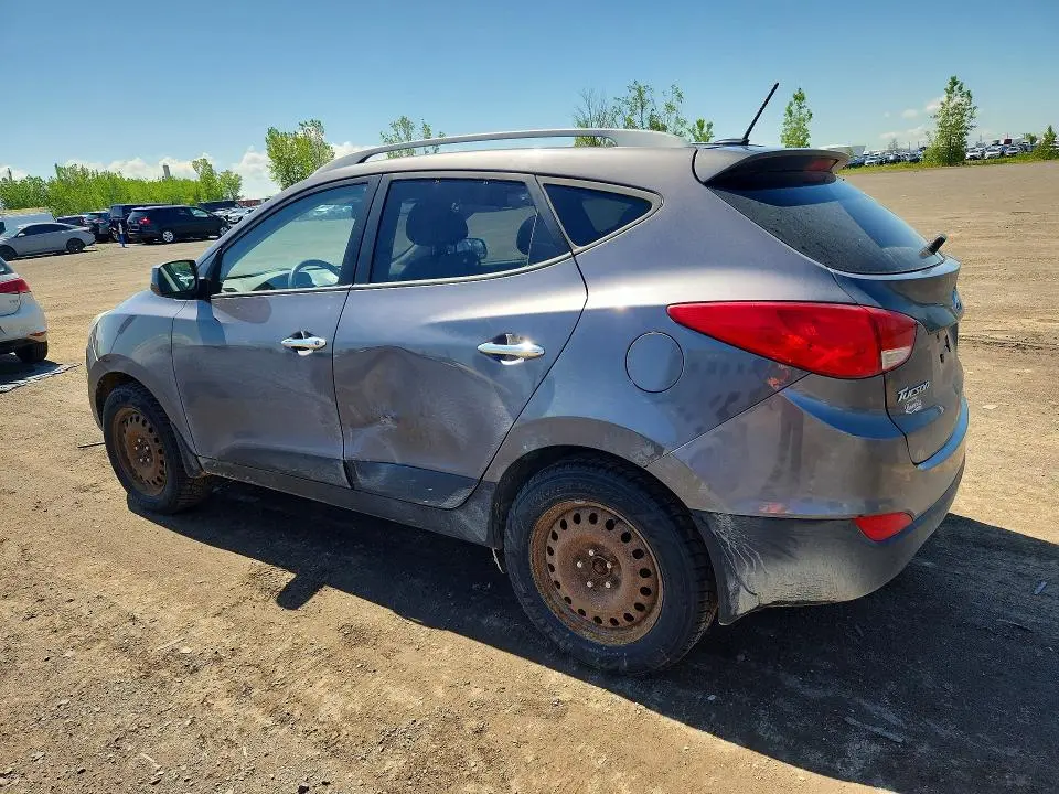 2015 HYUNDAI TUCSON SE  