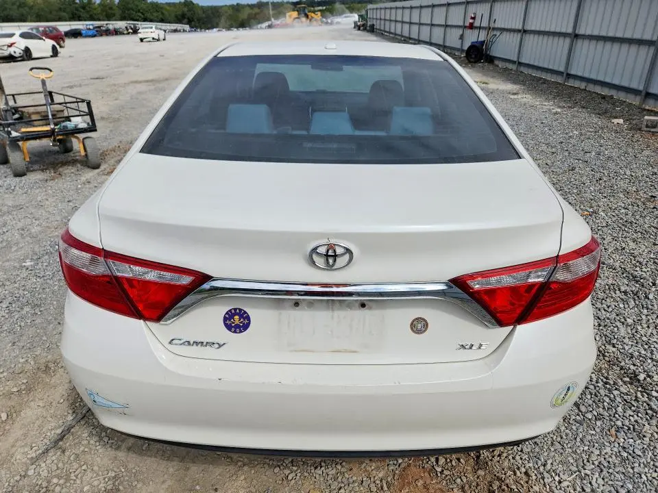 2015 TOYOTA CAMRY XLE  