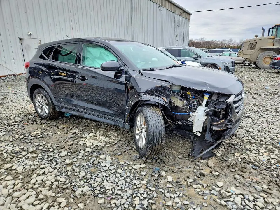 2018 HYUNDAI TUCSON SE  