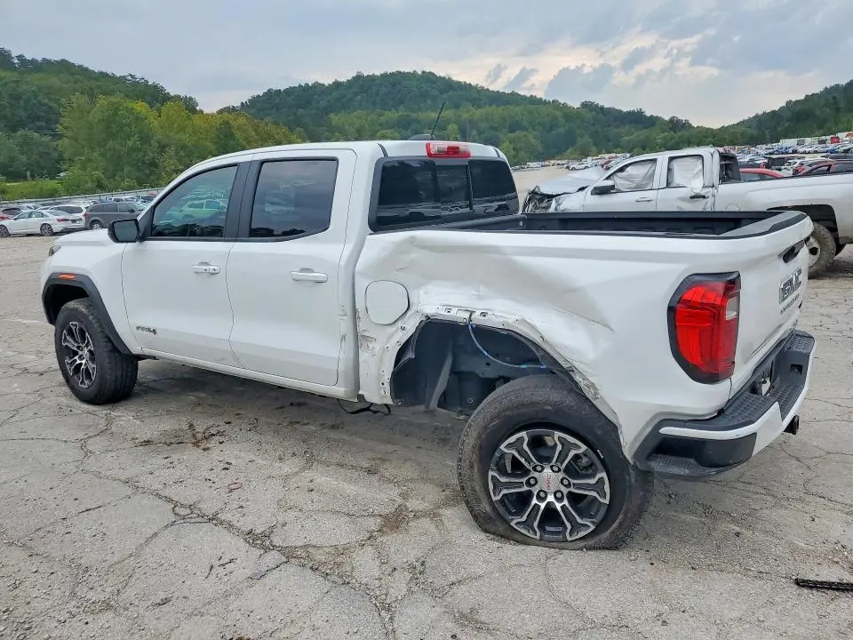 2024 GMC CANYON AT4  