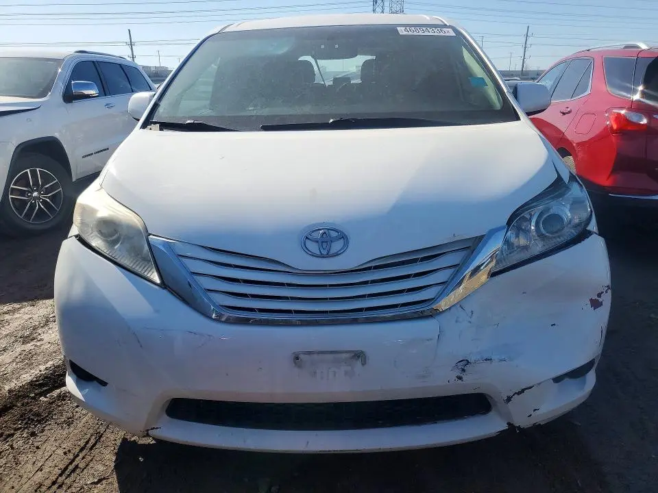 2017 TOYOTA SIENNA   