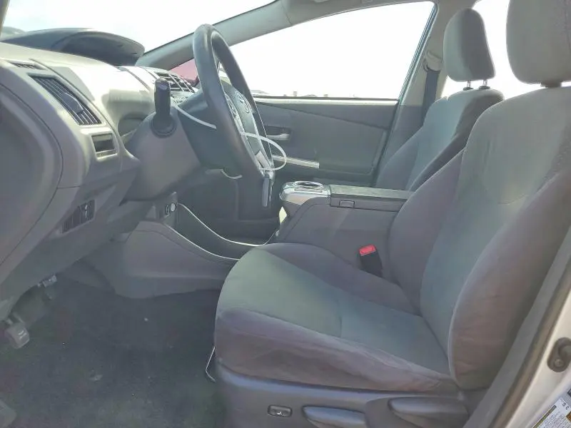 2013 TOYOTA PRIUS V TWO  