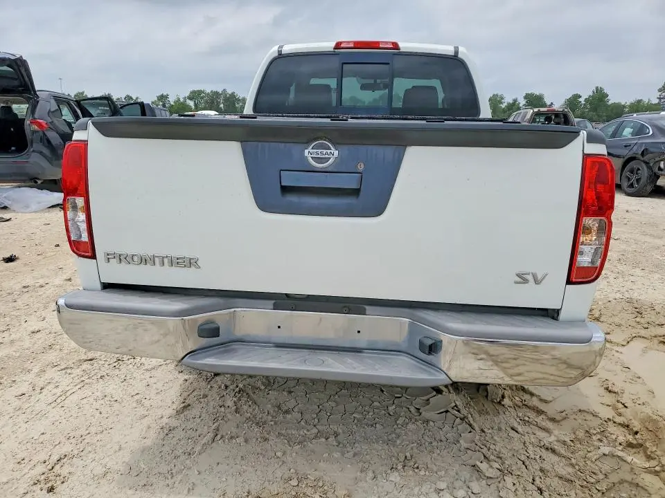 2013 NISSAN FRONTIER SV V6  