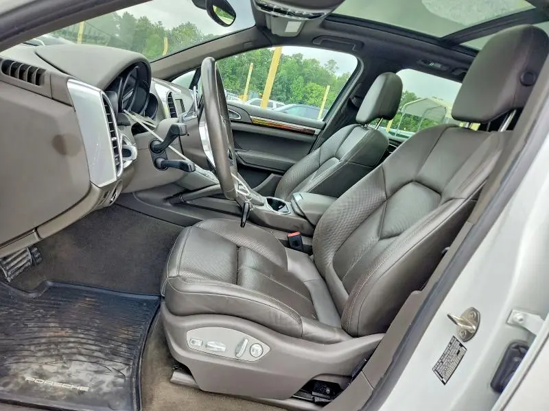 2016 PORSCHE CAYENNE   