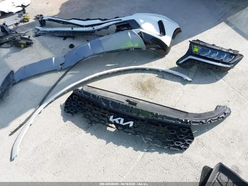 2023 KIA SORENTO EX