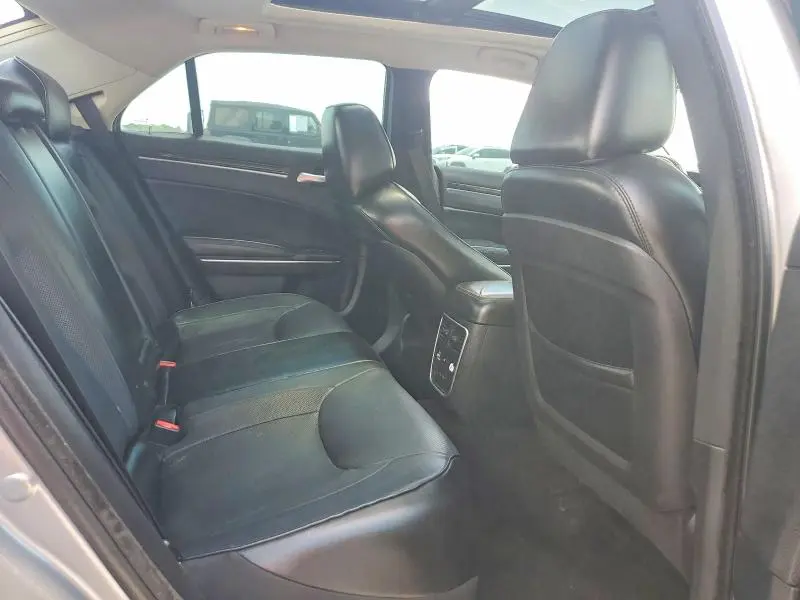 2016 CHRYSLER 300C   