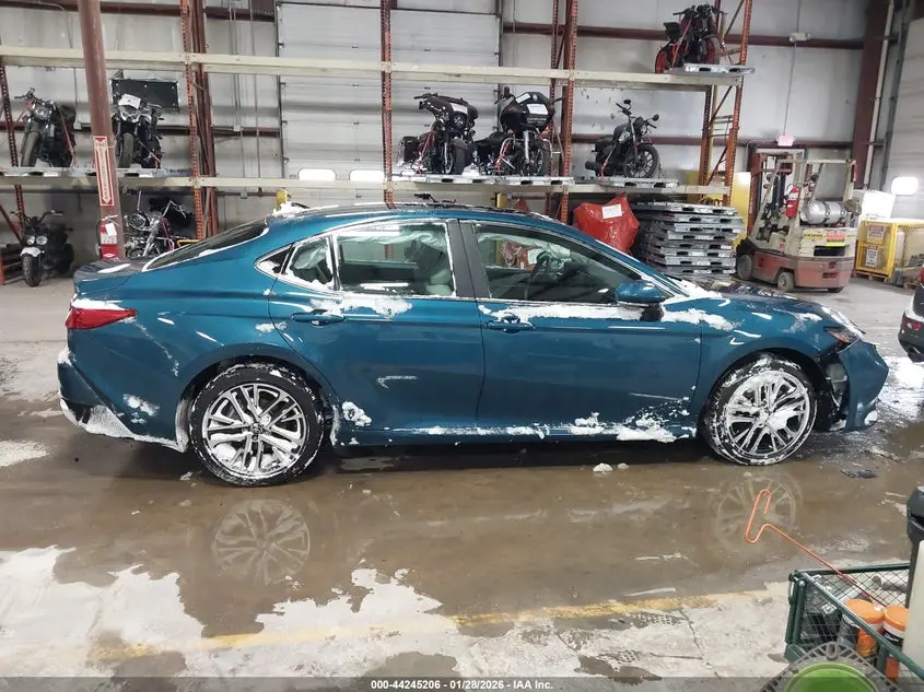 2025 TOYOTA CAMRY XLE