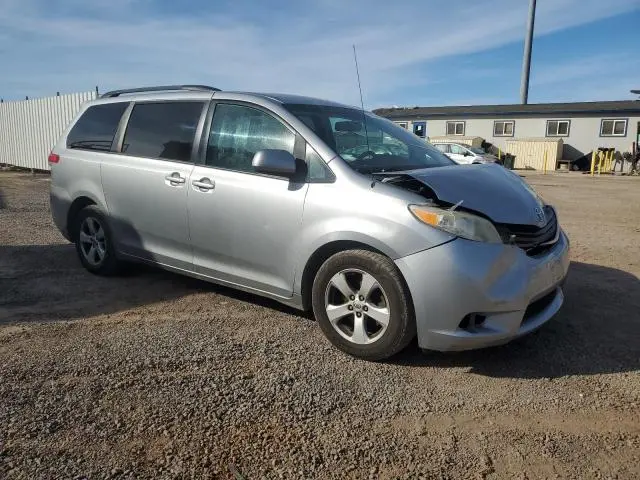 2014 TOYOTA SIENNA LE  