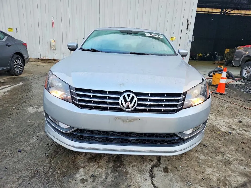2015 VOLKSWAGEN PASSAT SEL  