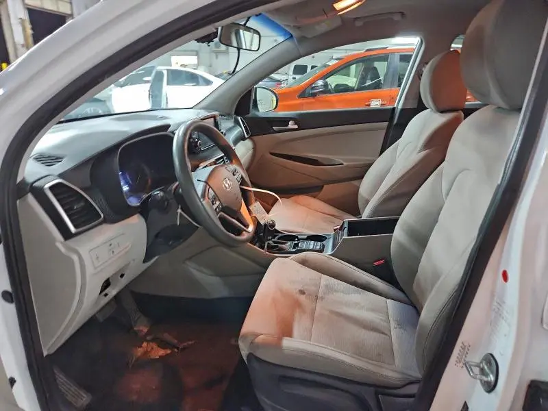 2020 HYUNDAI TUCSON SE  