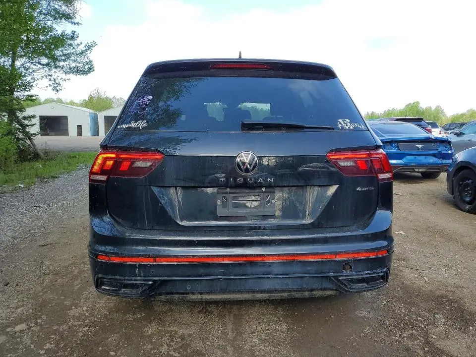 2022 VOLKSWAGEN TIGUAN SE R-LINE BLACK  