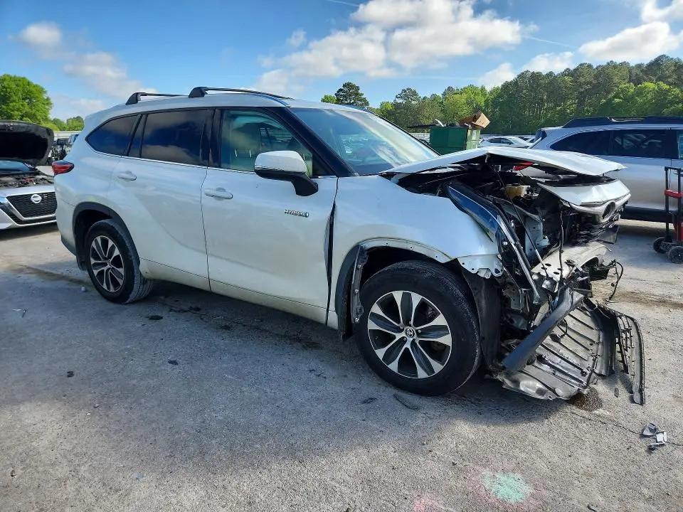 2021 TOYOTA HIGHLANDER HYBRID XLE  