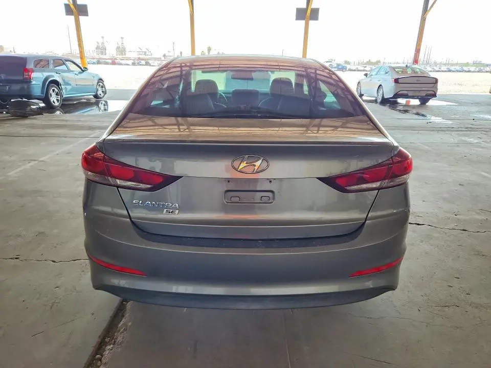 2018 HYUNDAI ELANTRA SE  