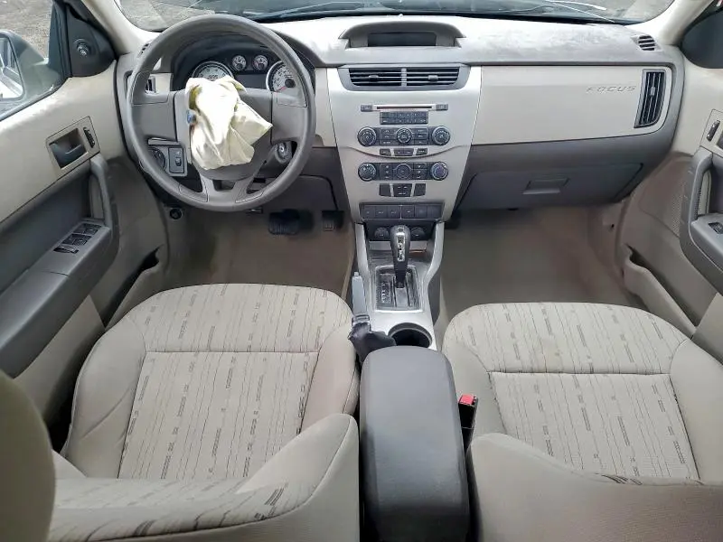 2010 FORD FOCUS SE  