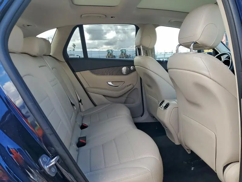 2019 MERCEDES-BENZ GLC 350E  