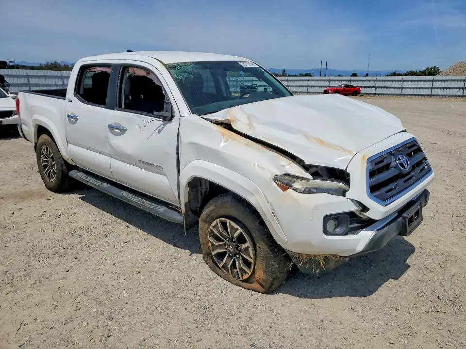 2017 TOYOTA TACOMA SR5  