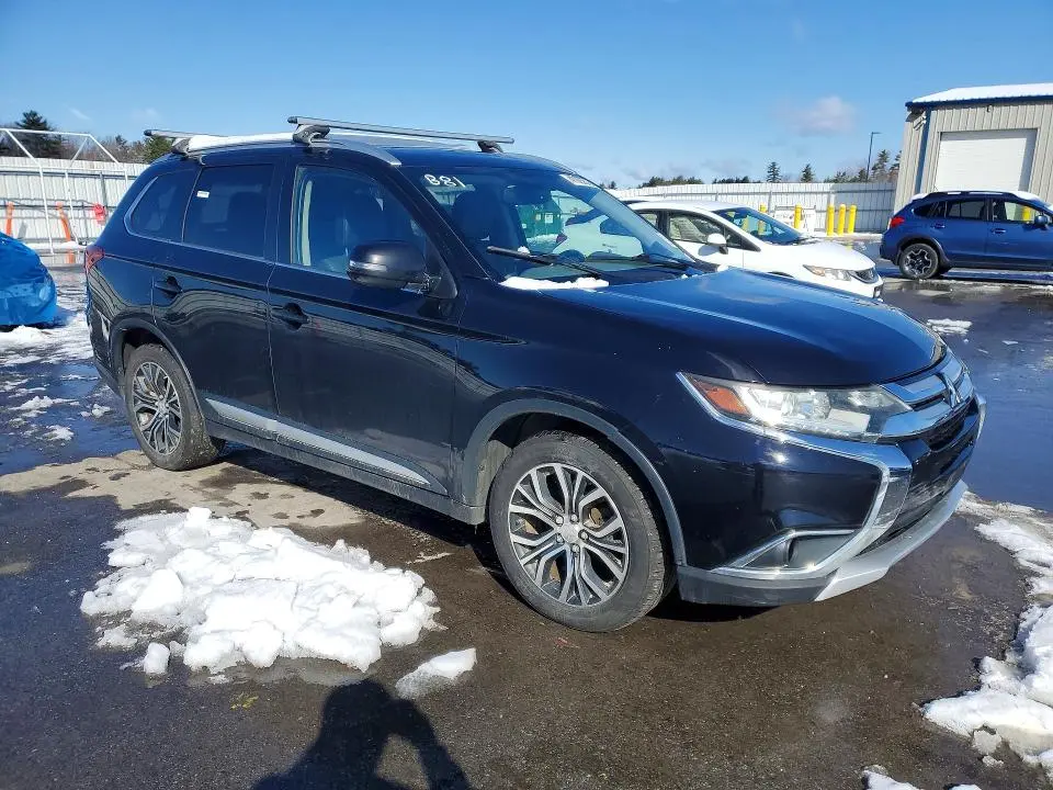 2017 MITSUBISHI OUTLANDER SE  