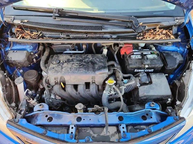 2012 TOYOTA YARIS 5-DOOR L  