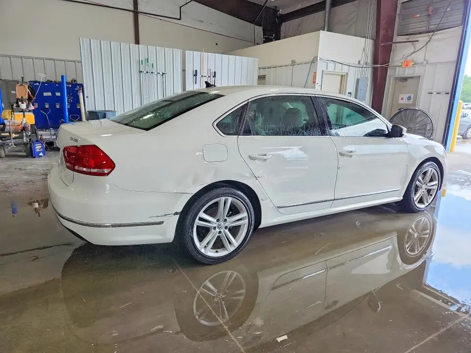 2015 VOLKSWAGEN PASSAT SEL  