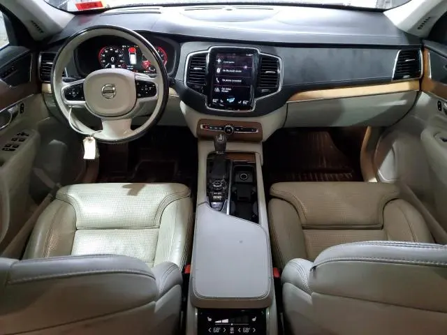 2017 VOLVO XC90 T6  