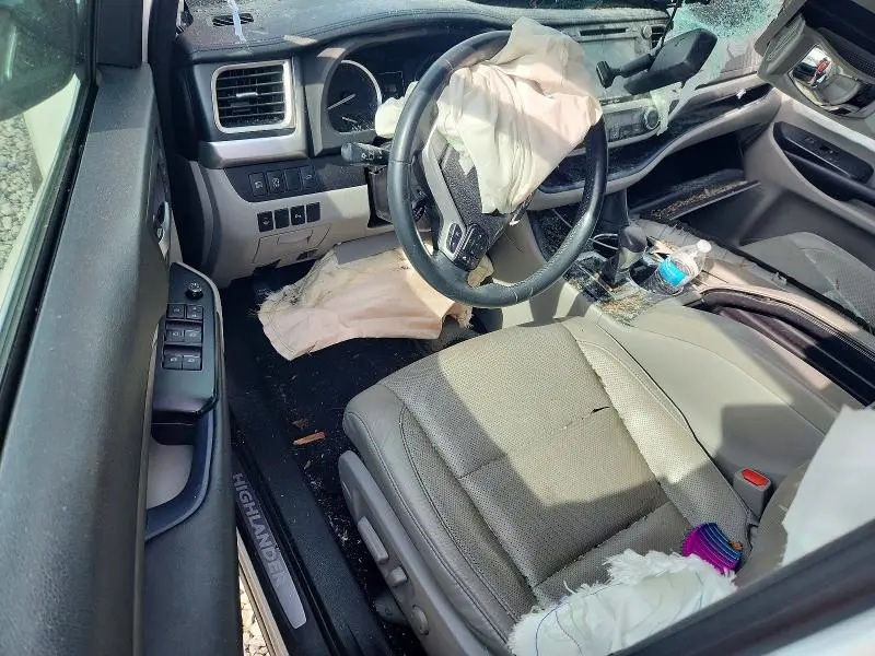 2017 TOYOTA HIGHLANDER LIMITED  