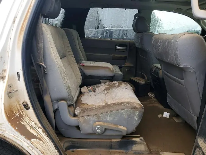 2010 TOYOTA SEQUOIA PLATINUM  