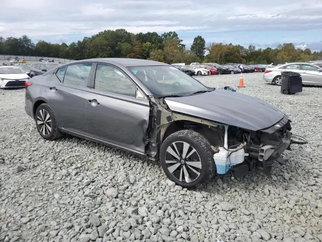2022 NISSAN ALTIMA SV  