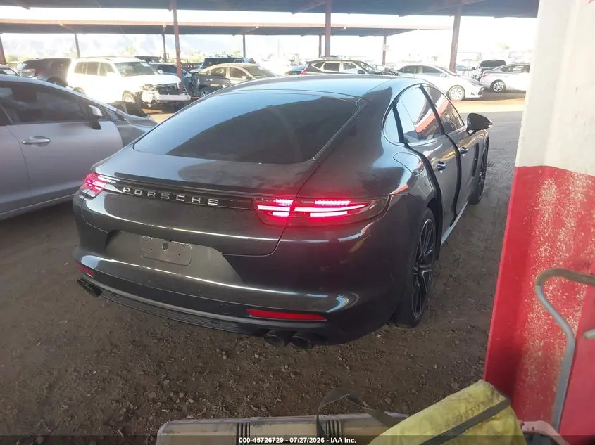 2018 PORSCHE PANAMERA 4