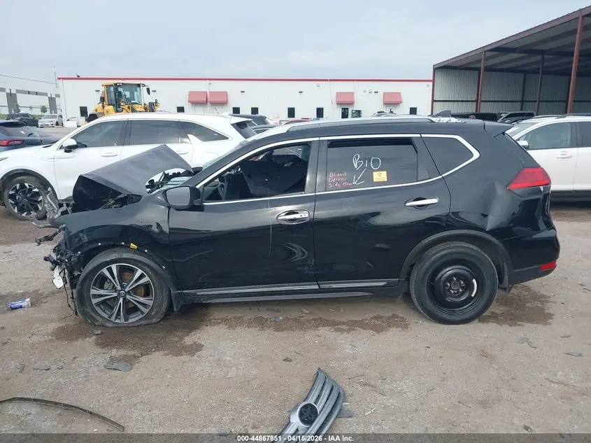 2017 NISSAN ROGUE SL