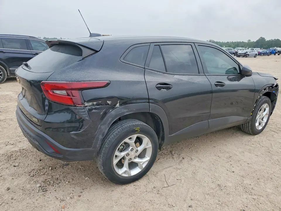 2025 CHEVROLET TRAX LS  