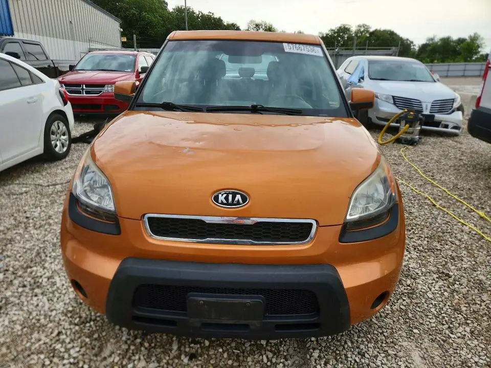 2011 KIA SOUL +  