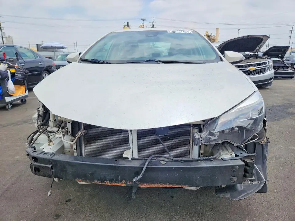 2018 TOYOTA COROLLA SE  