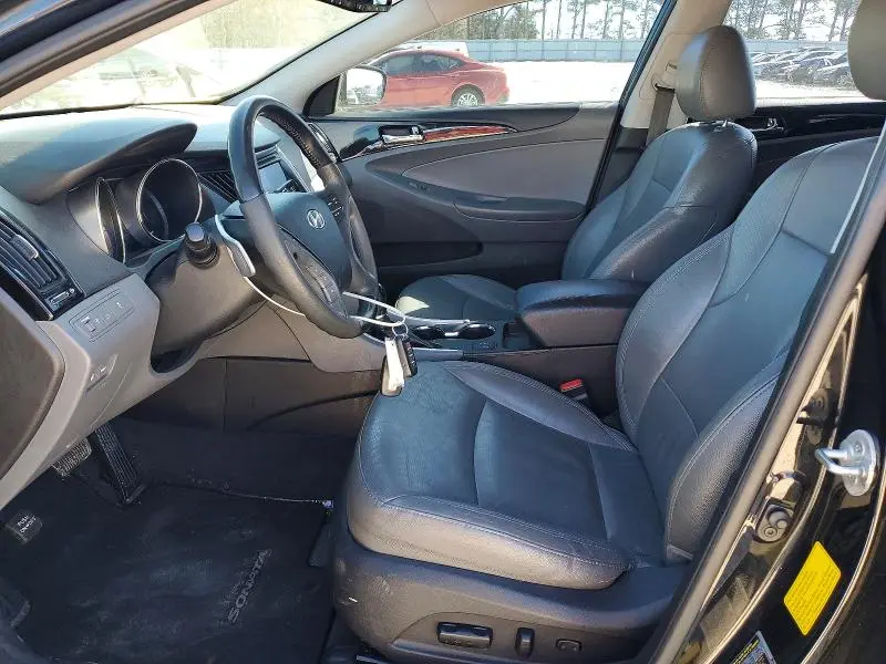 2013 HYUNDAI SONATA SE  