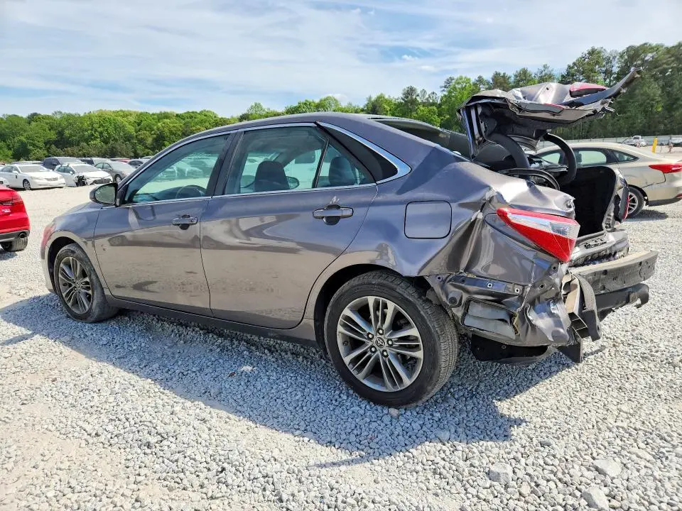 2015 TOYOTA CAMRY SE  