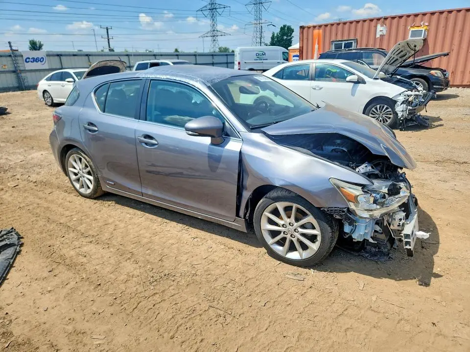 2013 LEXUS CT 200  