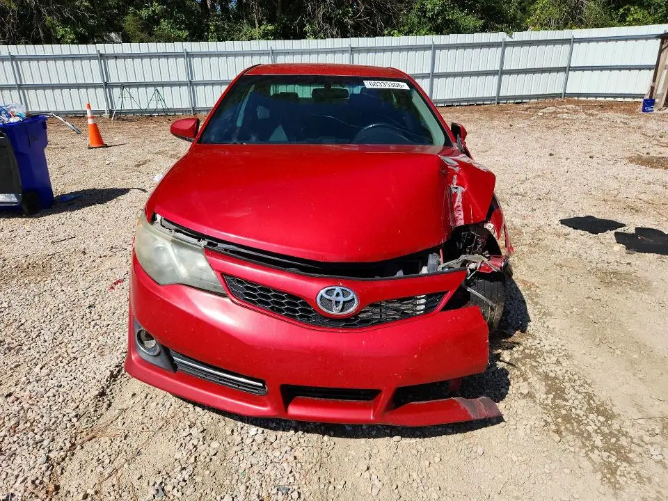 2013 TOYOTA CAMRY SE  