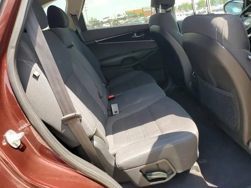 2017 KIA SORENTO LX  